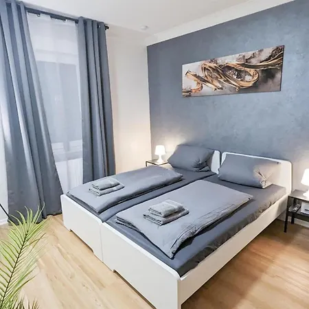 Alfa 4 8 Personen Tv Wifi Wm I 4br 7beds I 8 People I Kitchen L Bathroom Appartement Stuttgart