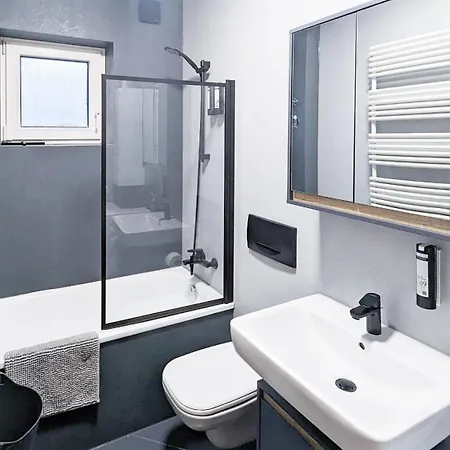 Lägenhet Alfa 4 8 Personen Tv Wifi Wm I 4br 7beds I 8 People I Kitchen L Bathroom