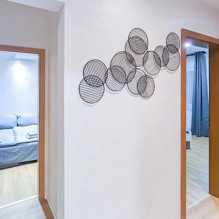 Appartamento Alfa 4 8 Personen Tv Wifi Wm I 4br 7beds I 8 People I Kitchen L Bathroom Stoccarda