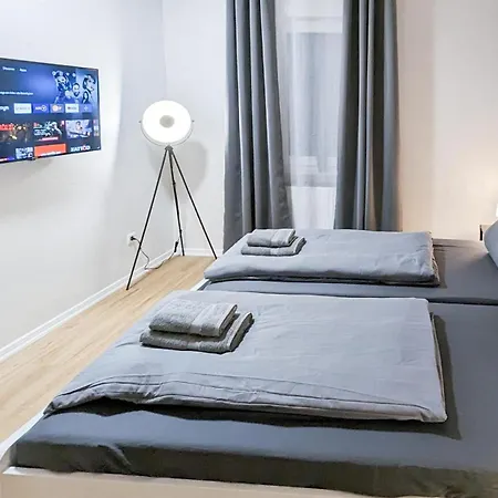 Alfa 4 8 Personen Tv Wifi Wm I 4br 7beds I 8 People I Kitchen L Bathroom * Stuttgart