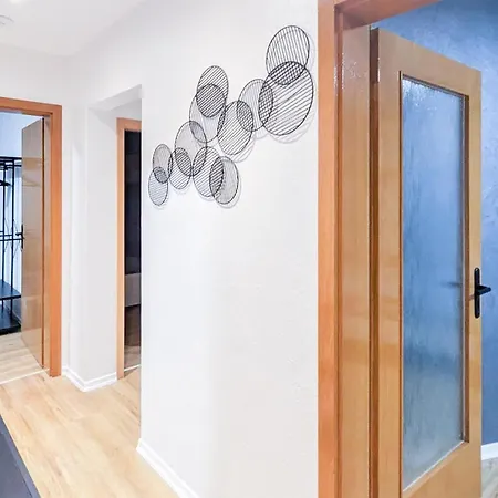 Alfa 4 8 Personen Tv Wifi Wm I 4br 7beds I 8 People I Kitchen L Bathroom Lejlighed Stuttgart