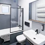 Apartmán Alfa 4 8 Personen Tv Wifi Wm I 4br 7beds I 8 People I Kitchen L Bathroom