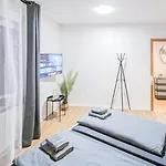 Alfa 4 8 Personen Tv Wifi Wm I 4br 7beds I 8 People I Kitchen L Bathroom *