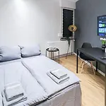 Alfa 4 8 Personen Tv Wifi Wm I 4br 7beds I 8 People I Kitchen L Bathroom *