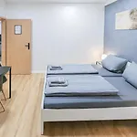 Apartmán Alfa 4 8 Personen Tv Wifi Wm I 4br 7beds I 8 People I Kitchen L Bathroom Štutgart