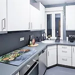 Alfa 4 8 Personen Tv Wifi Wm I 4br 7beds I 8 People I Kitchen L Bathroom Apartmán Štutgart