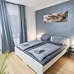 Alfa 4 8 Personen Tv Wifi Wm I 4br 7beds I 8 People I Kitchen L Bathroom Apartmán Štutgart