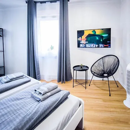 Alfa 4 8 Personen Tv Wifi Wm I 4br 7beds I 8 People I Kitchen L Bathroom * Štutgart